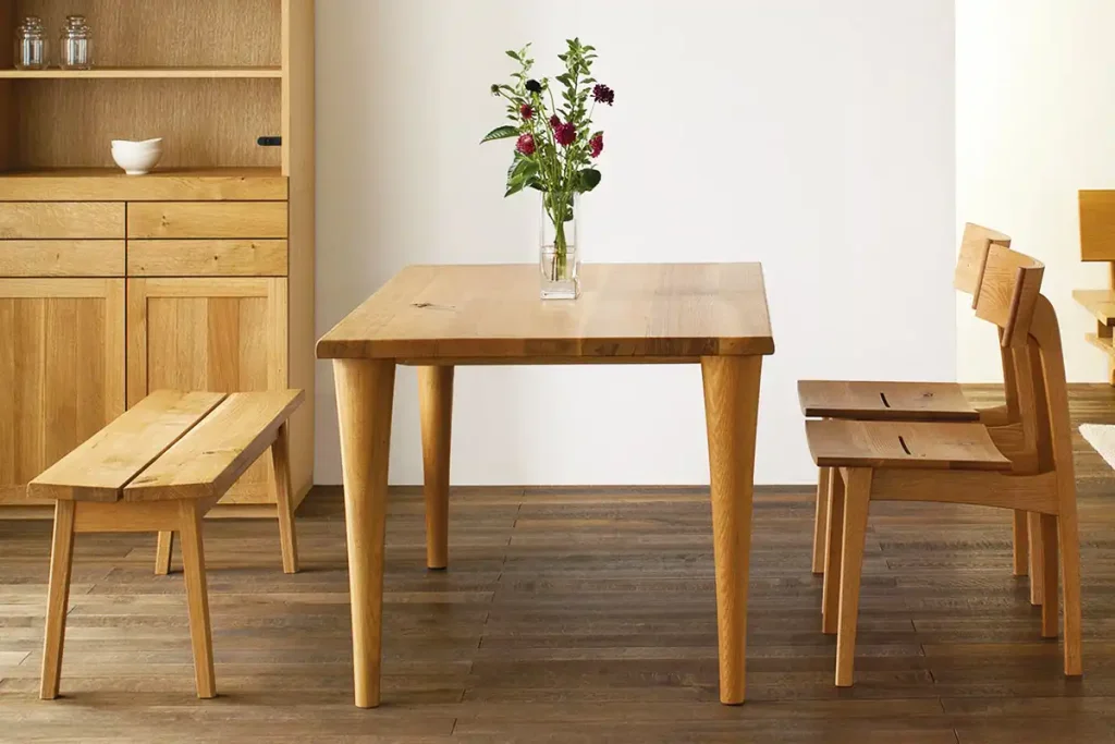 飛騨産業-森のことば 個性豊かな木目のテーブル | 家具の企画・卸販売